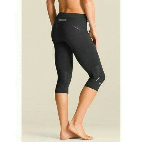 Athleta Stride Bare to Run Reflective Trim Knicker - Picture 2 of 13